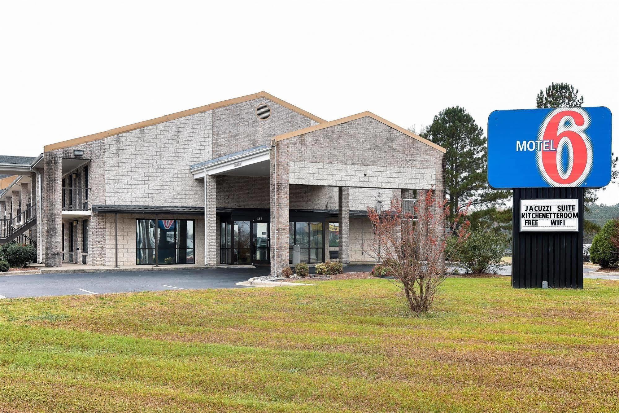 Hotel 6-kenly, Nc